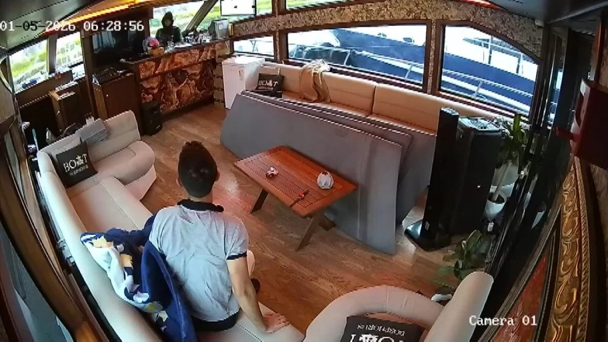 İstanbul'da demirli tekneye giren hırsız uyuyan güvenlik görevlisiyle karşılaştı