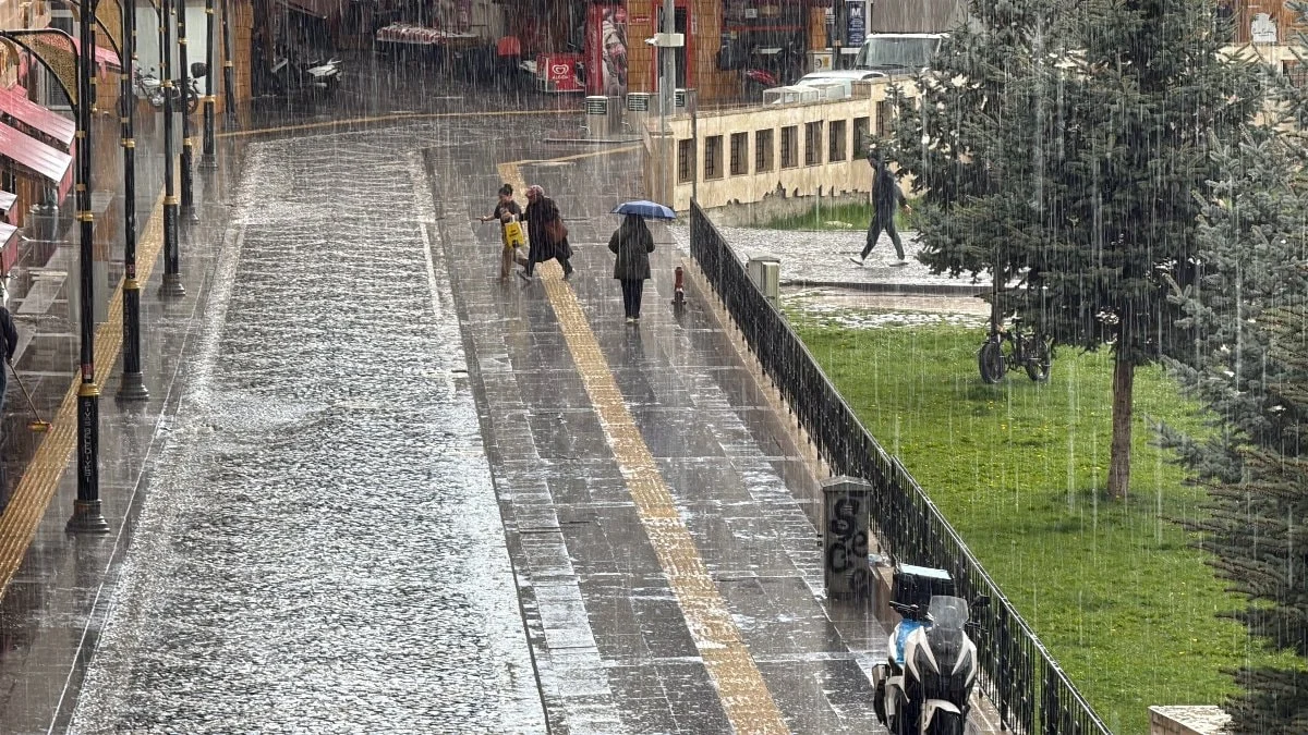 Sivas'ta kuvvetli yağmur etkili oldu
