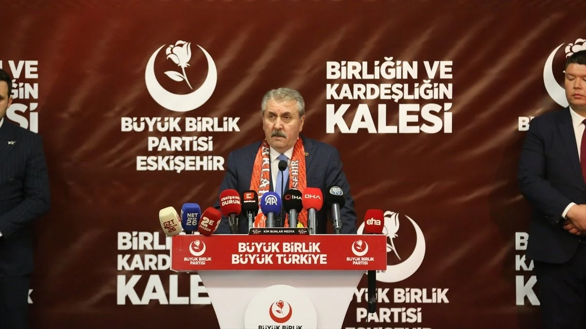 Mustafa Destici: Çocuklarımızı mümkün olduğu kadar genç evlendirmeliyiz