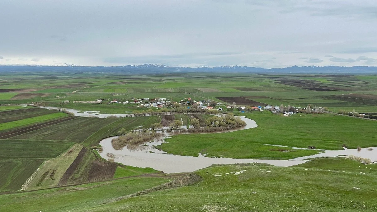 Kars'ta sağanak yağış etkisini gösteriyor