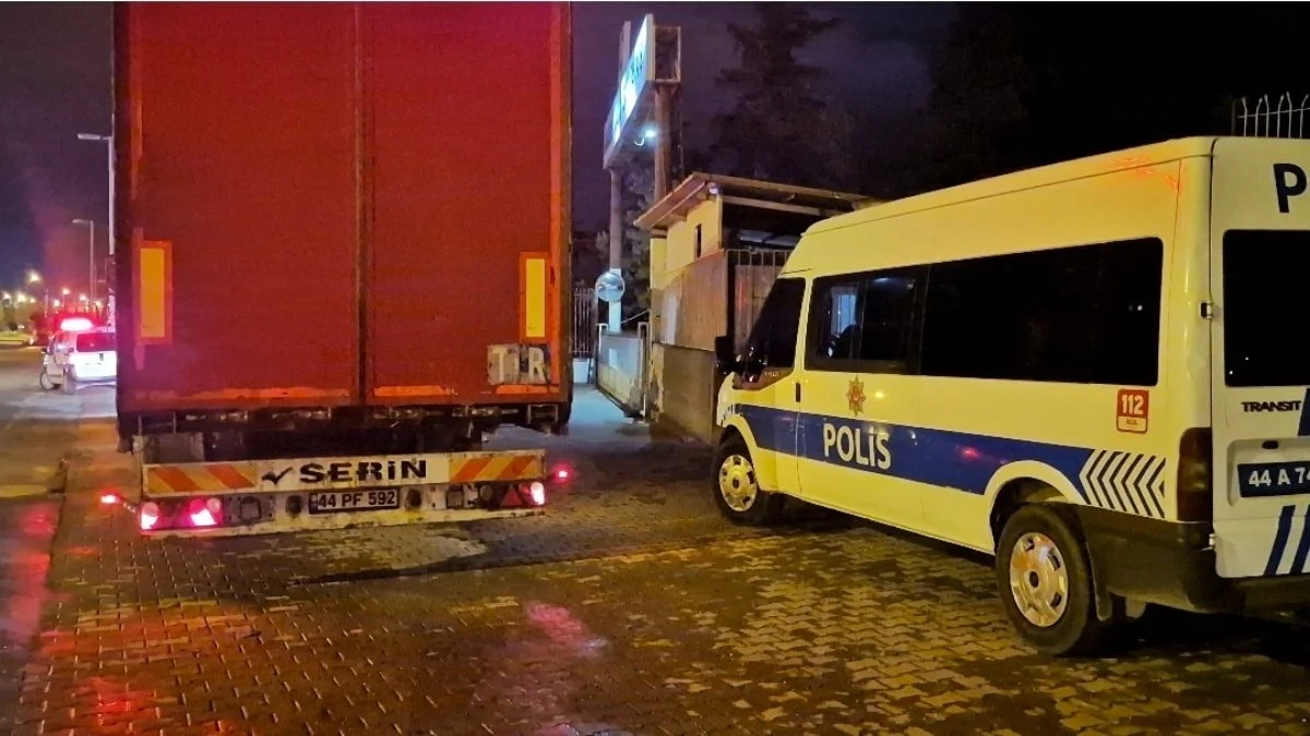 Malatya'da feci kaza: tırın çarptığı yaya kurtarılamadı