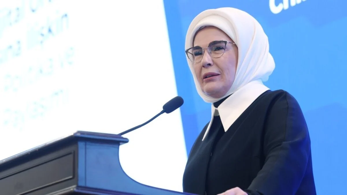 Emine Erdoğan'dan 'Aile ve Nüfus On Yılı Vizyon Belgesi'ne ilişkin paylaşım