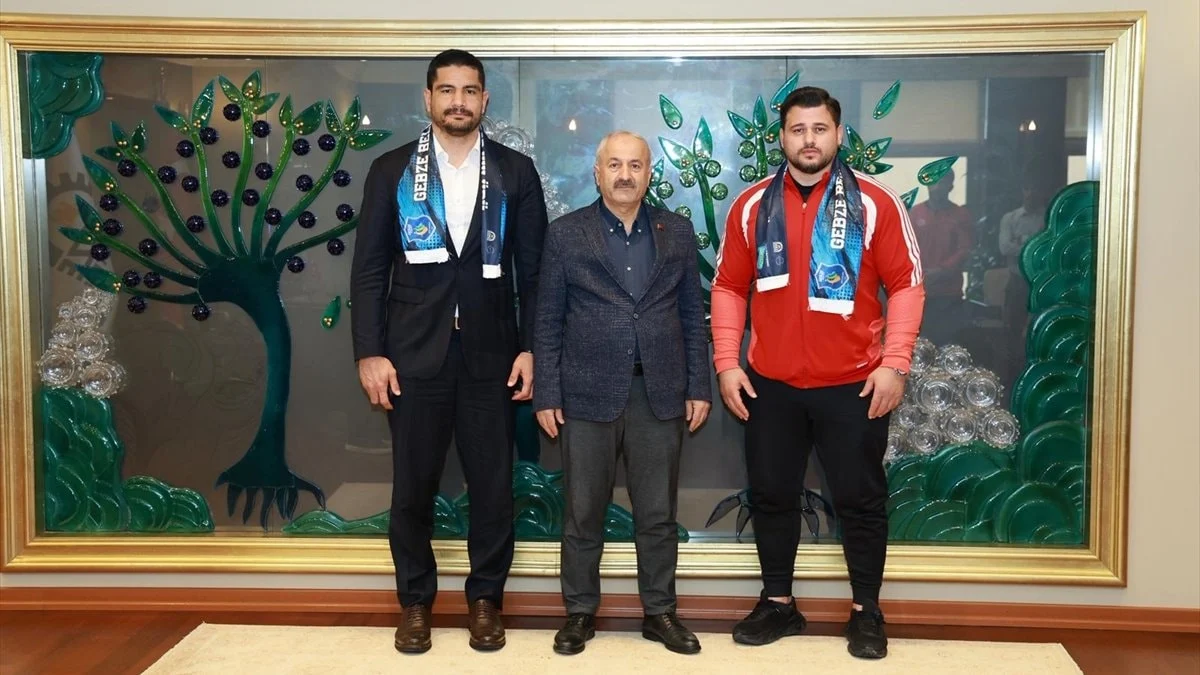 Taha Akgül ve Rıza Kayaalp'ten Gebze Belediye Başkanı Büyükgöz'e ziyaret
