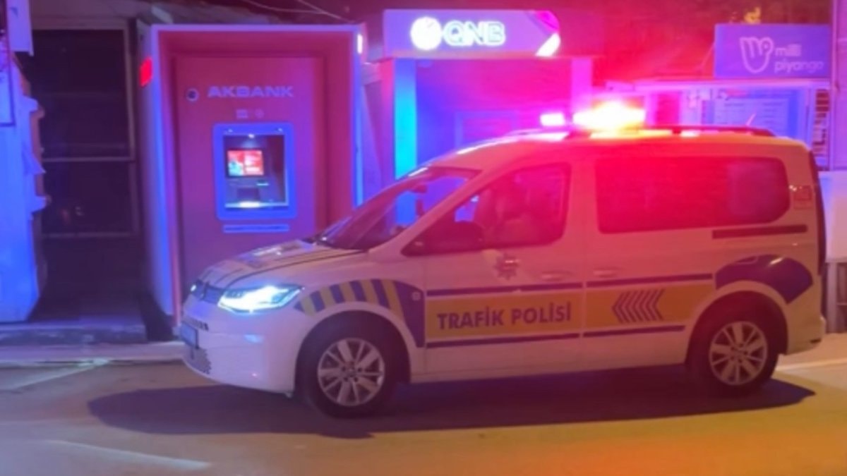 Edirne'de alkol alan iki arkadaşın kayıp anahtar kavgası kameraya yansıdı