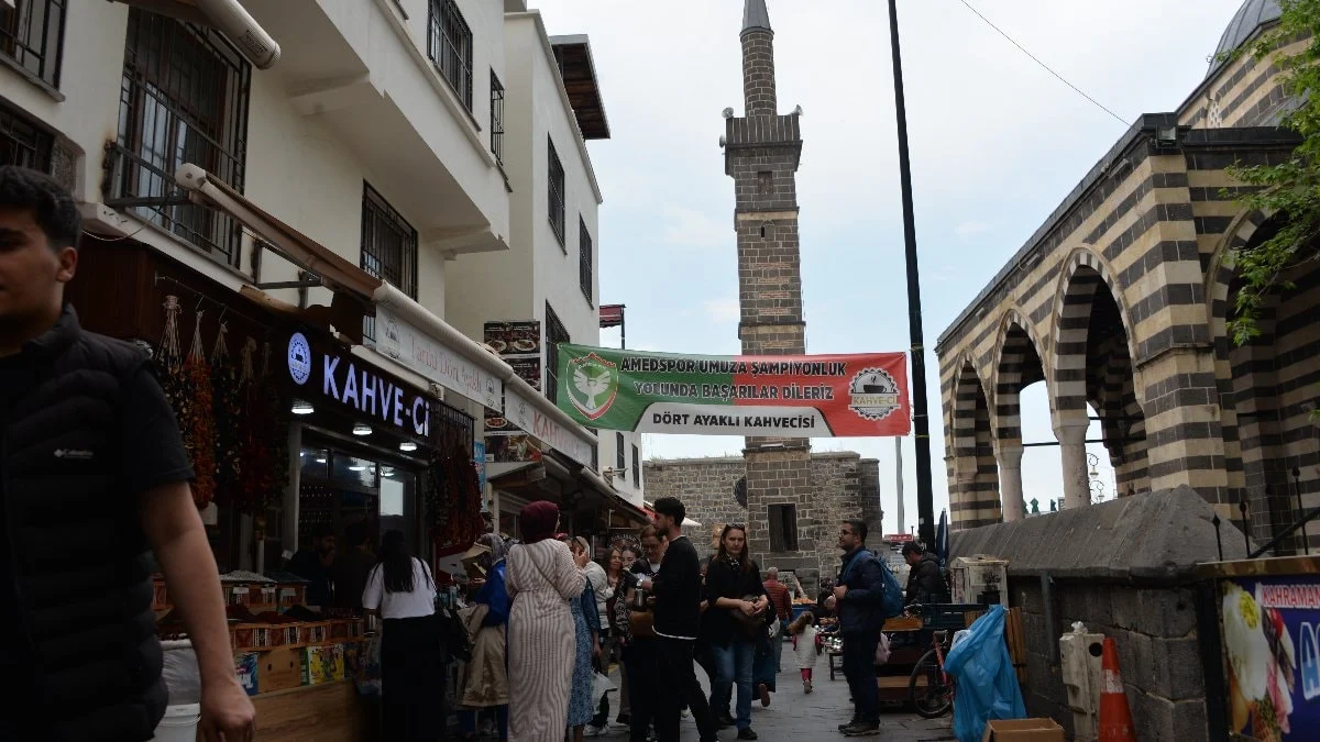 Diyarbakır esnafı, Amedspor'un Süper Lig'e çıkmasından memnun