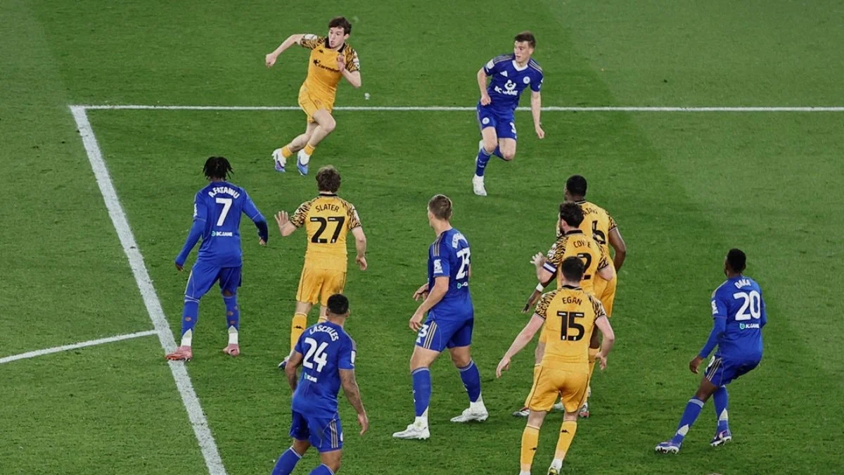 Hull City ile berabere kaldılar! Leicester City küme düştü