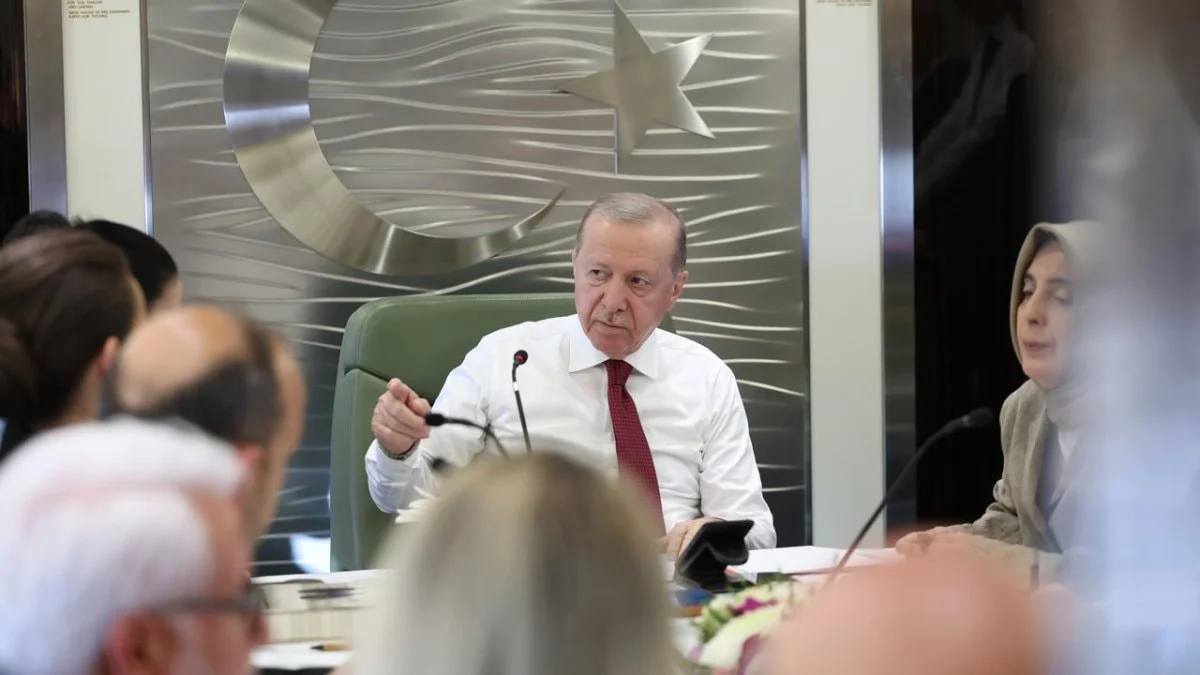 Cumhurbaşkanı Erdoğan, Kazakistan dönüşünde gazetecilere konuştu