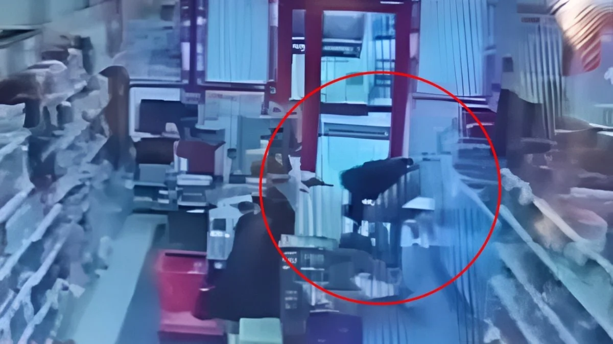 Bursa'da markette fenalaştı: Jandarmanın kalp masajı ile kurtuldu