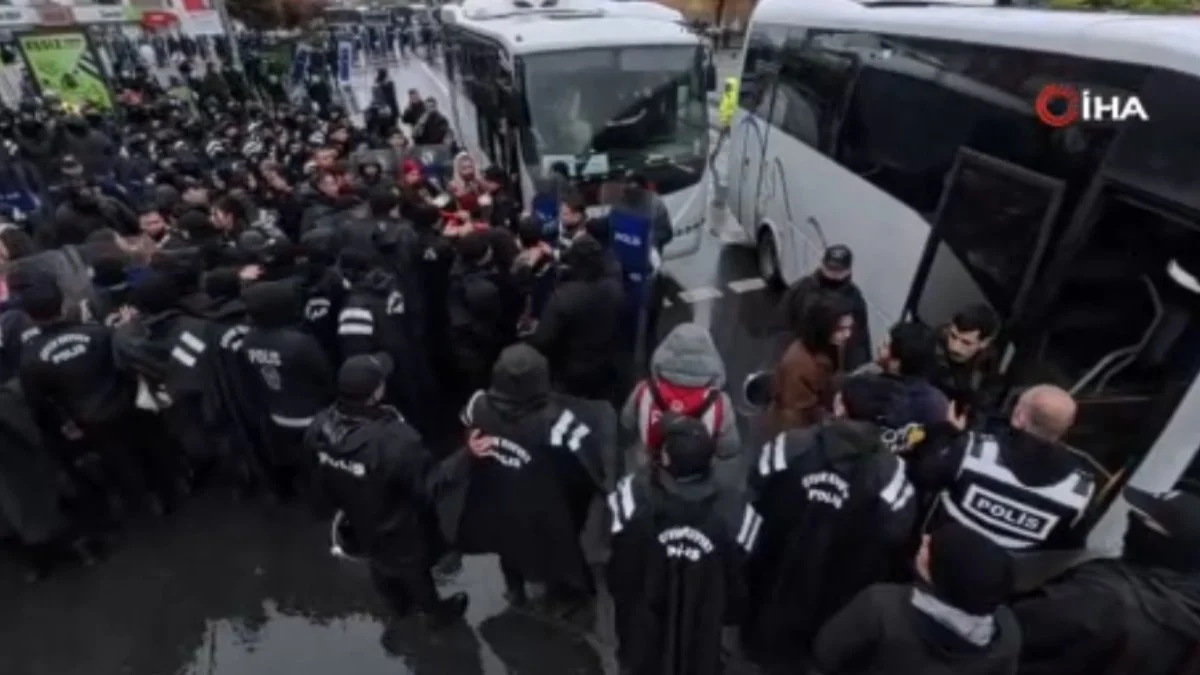 İstanbul'da 1 Mayıs: 366 kişi gözaltına alındı