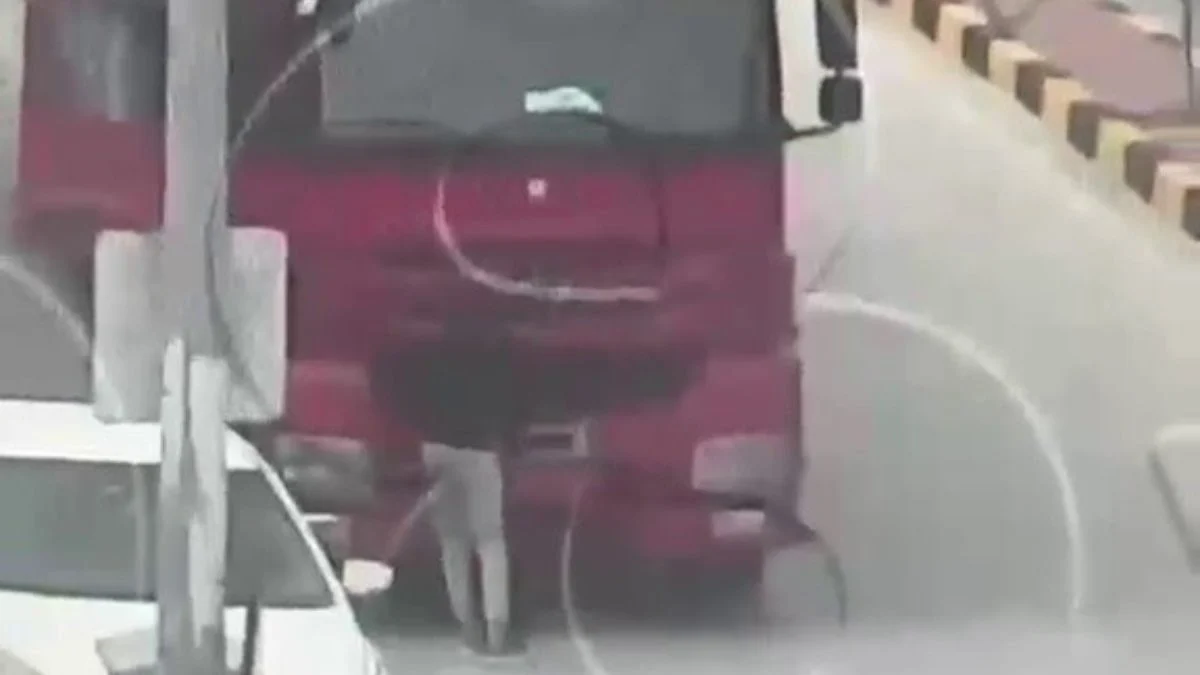 Hatay'da kurallara uymayan sürücü polisten kaçamadı