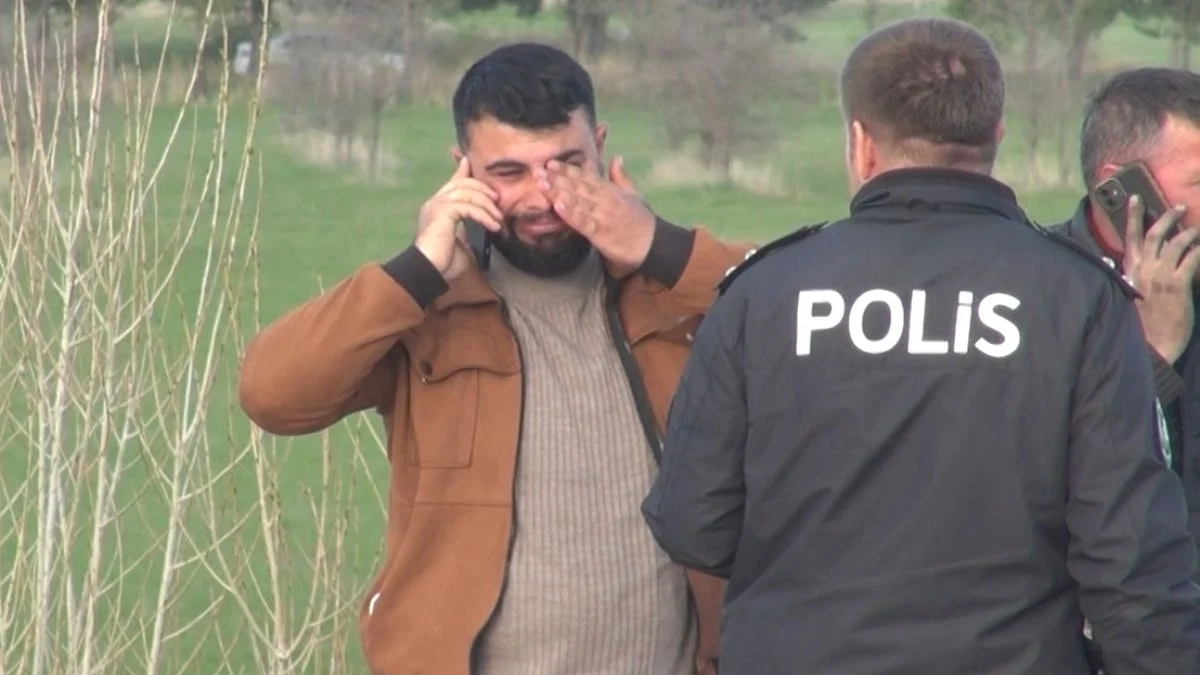 Sivas'ta seyir halindeki otomobil alev aldı