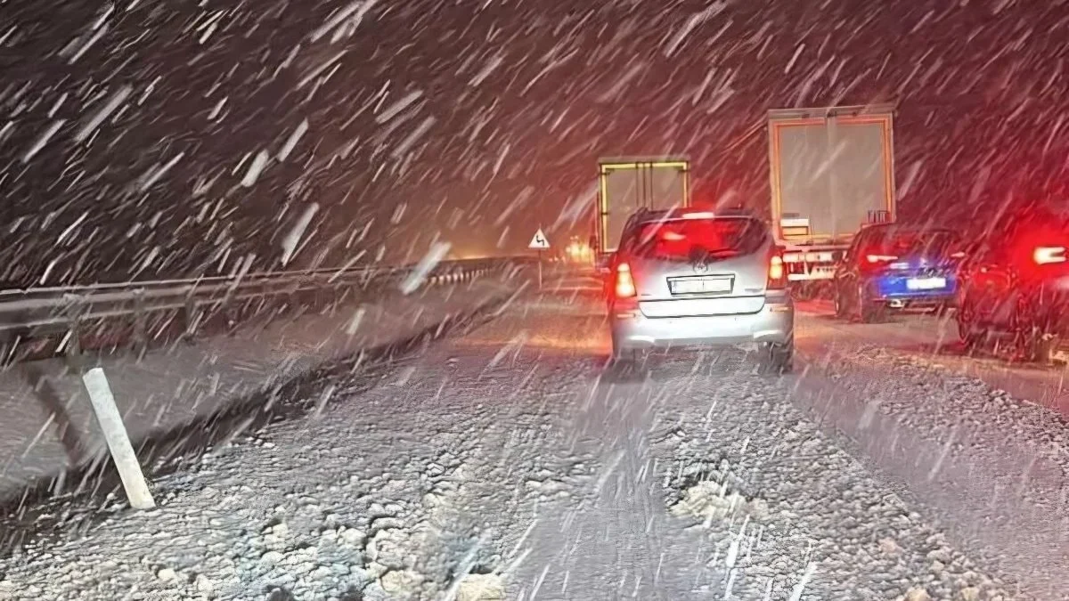 Afyonkarahisar'da 2 ilçede eğitime kar engeli