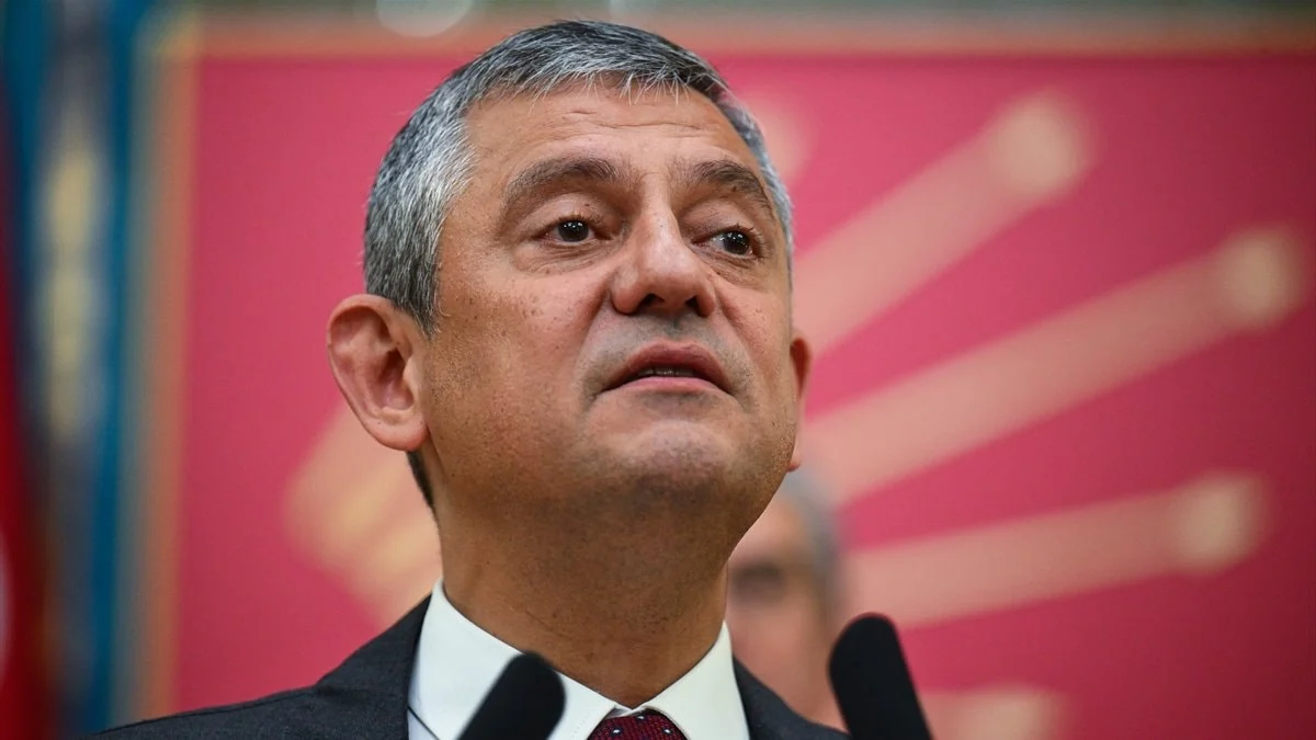 Özgür Özel'den yine sokak çağrısı: Seferberlik hali bekliyoruz
