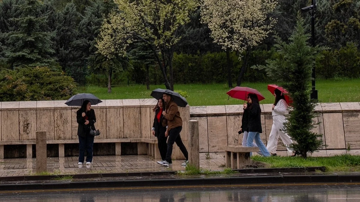 Yurdun büyük bölümü yağmurun etkisinde: Sıcaklıklar mevsim normallerinin altında