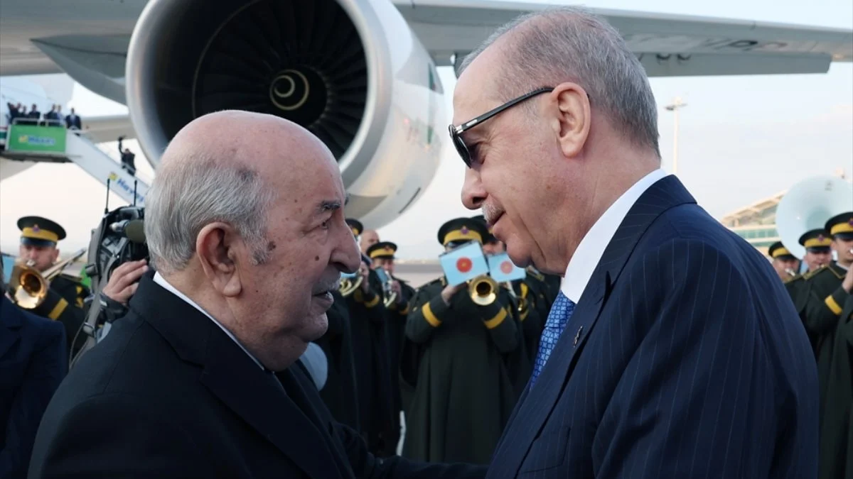Cumhurbaşkanı Erdoğan, Cezayir Cumhurbaşkanı Tebbun'u havalimanında karşıladı