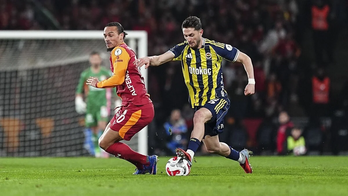 Galatasaray - Fenerbahçe derbisinin ilk 11'leri