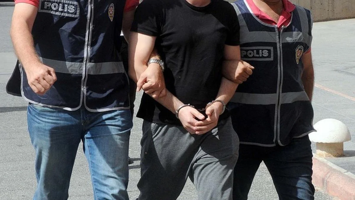 Bursa'da 2 firari hükümlü yakalandı