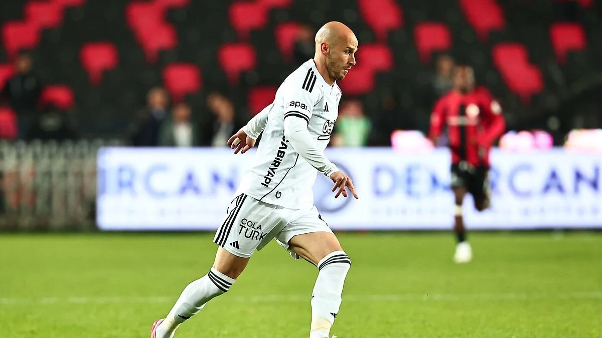 Beşiktaş'tan ayrılıyor mu? Vaclav Cerny'den iddialara yanıt