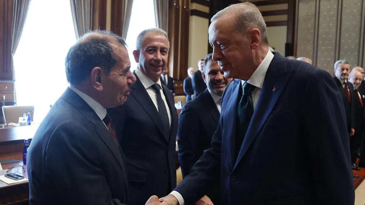 Cumhurbaşkanı Erdoğan'dan Dursun Özbek ve Okan Burak'a tebrik