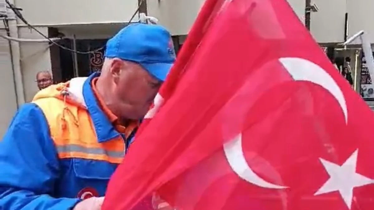 Edirne’de 1 Mayıs sonrası bayrak hassasiyeti: Çöpten toplayıp korumaya aldı