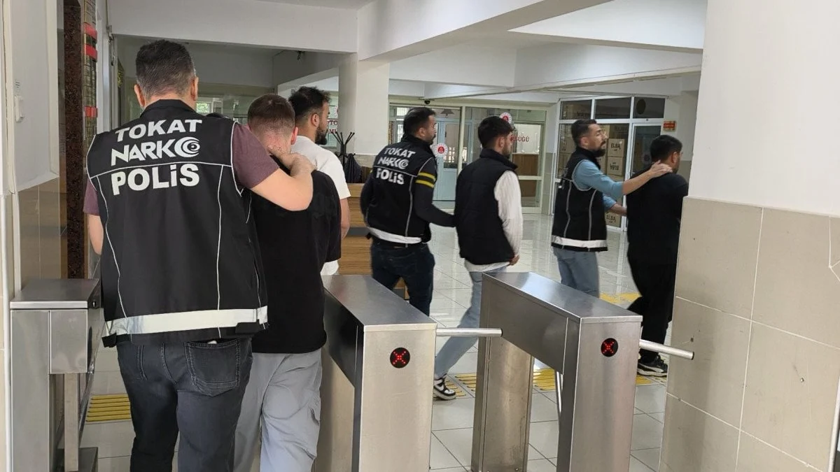 Tokat'ta uyuşturucu baskını: 2 tutuklama, 2 ev hapsi kararı