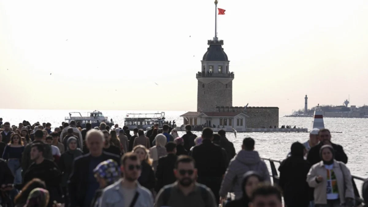 Türkiye'ye yaz geliyor: Yer yer yağışlı hava devam edecek
