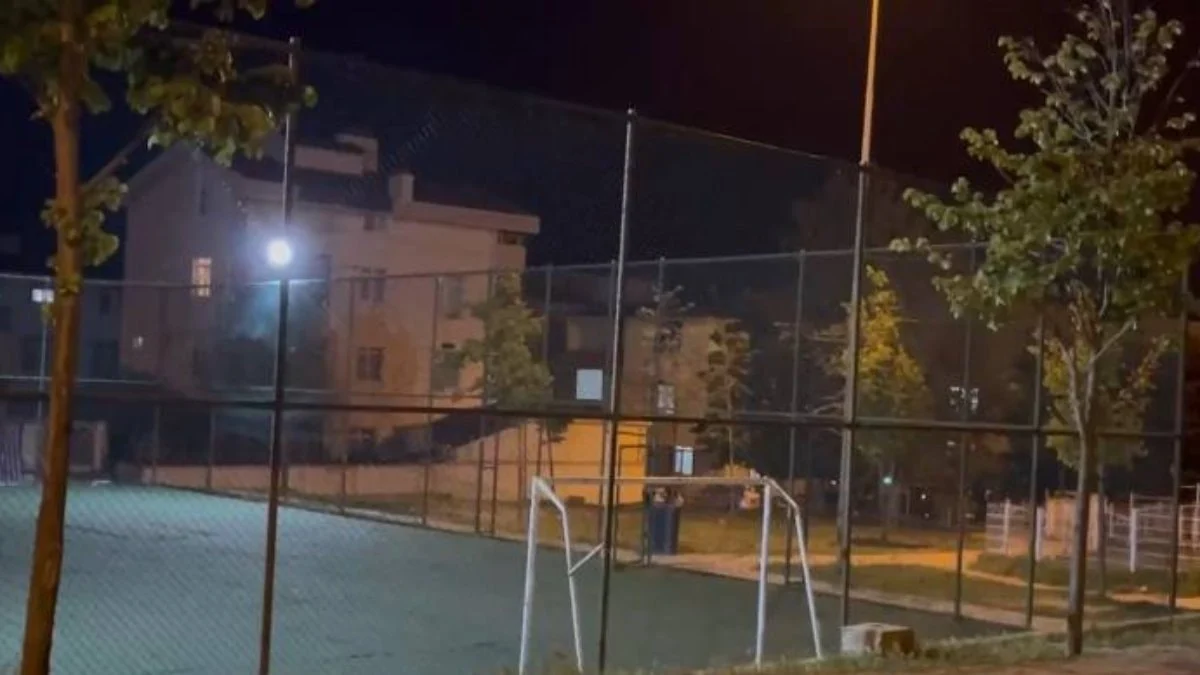 İstanbul'da parkta bıçaklı kavga: 1 ölü, 1 yaralı
