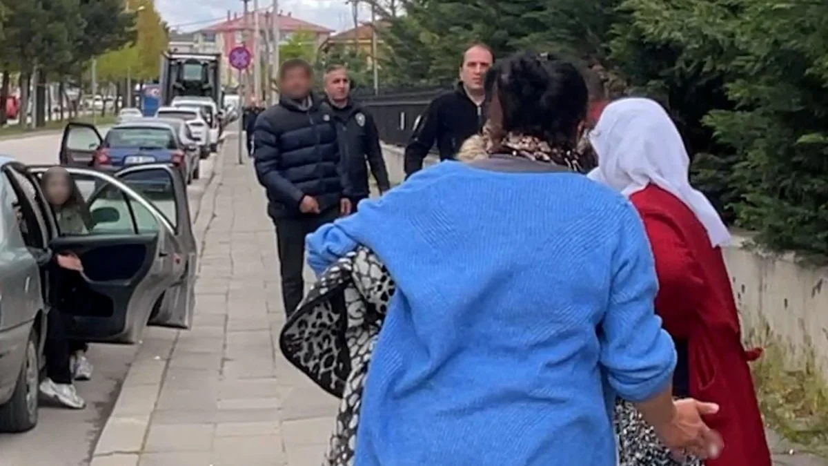 Bolu'da tanığın verdiği ifadeyi beğenmeyen sanığın yakınları, hırsını gazetecilerden çıkardı