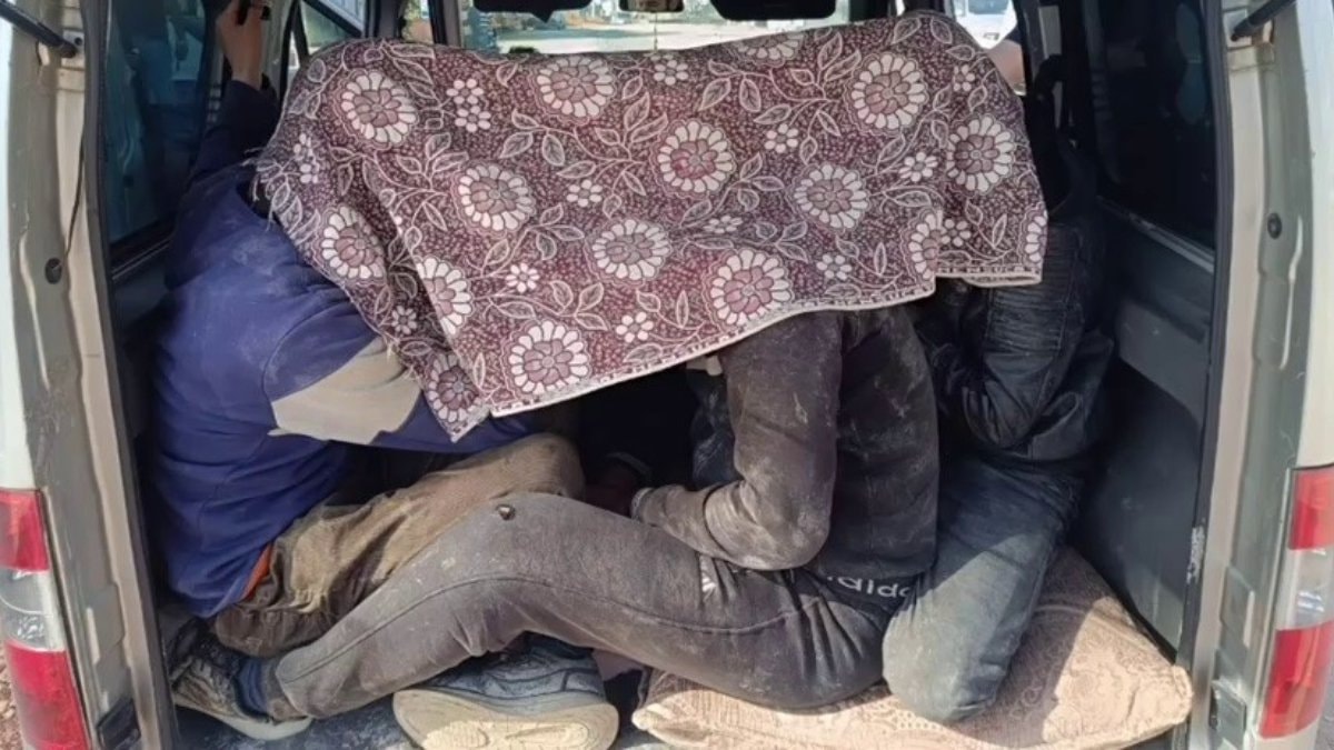 Hatay'da kaçak göçmenlere örtülü kamuflaj