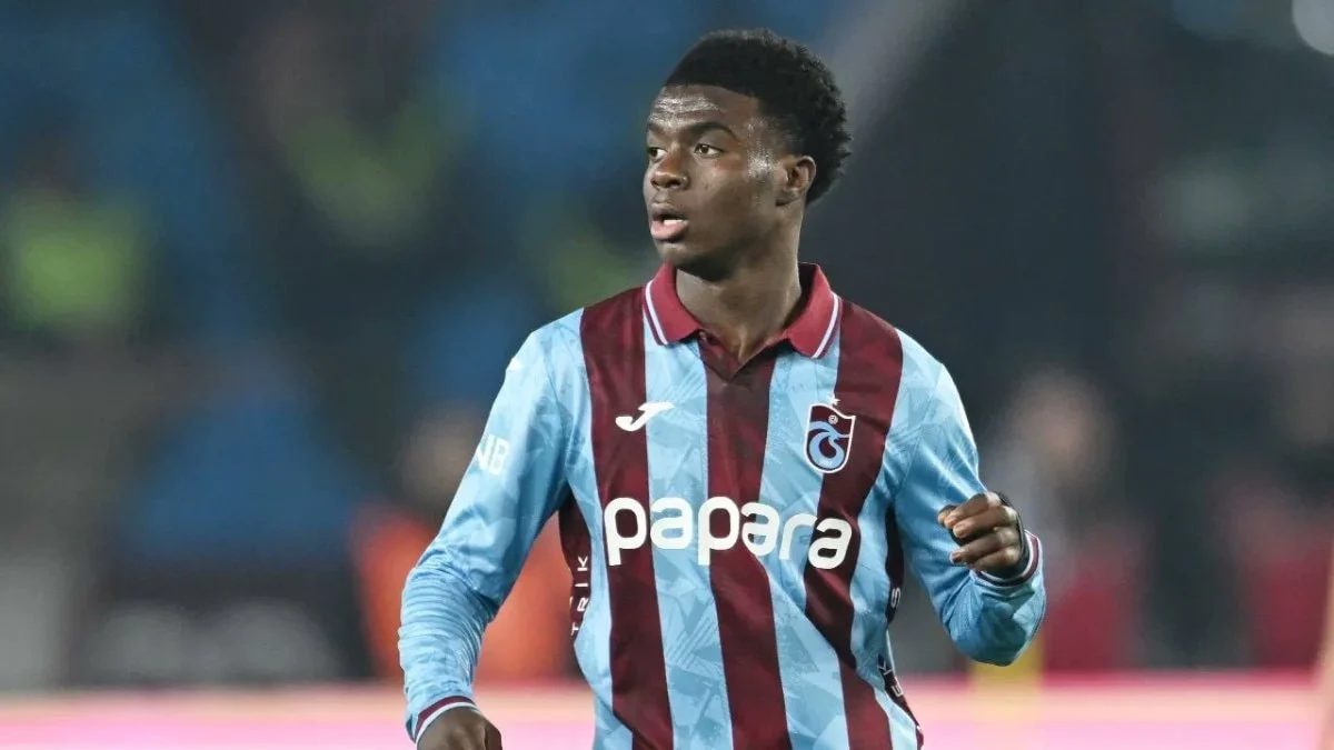 Trabzonsporlu Oulai'nin futbolcu olmasaydı seçeceği mesleği açıkladı