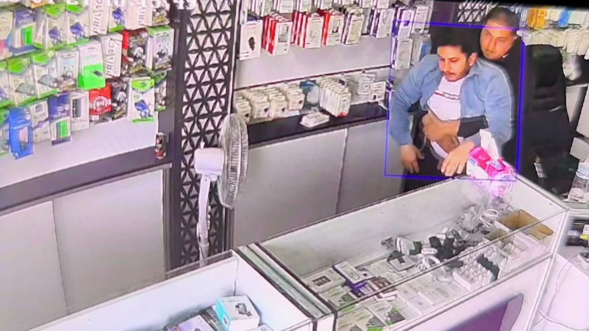 Hatay'da internetten öğrendiği Heimlich ile arkadaşını kurtardı
