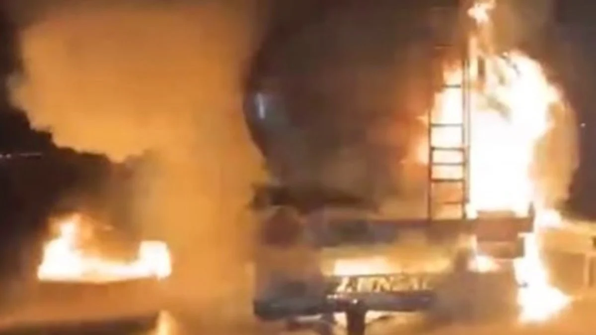 Osmaniye’de seyir halindeki tanker alevlere teslim oldu