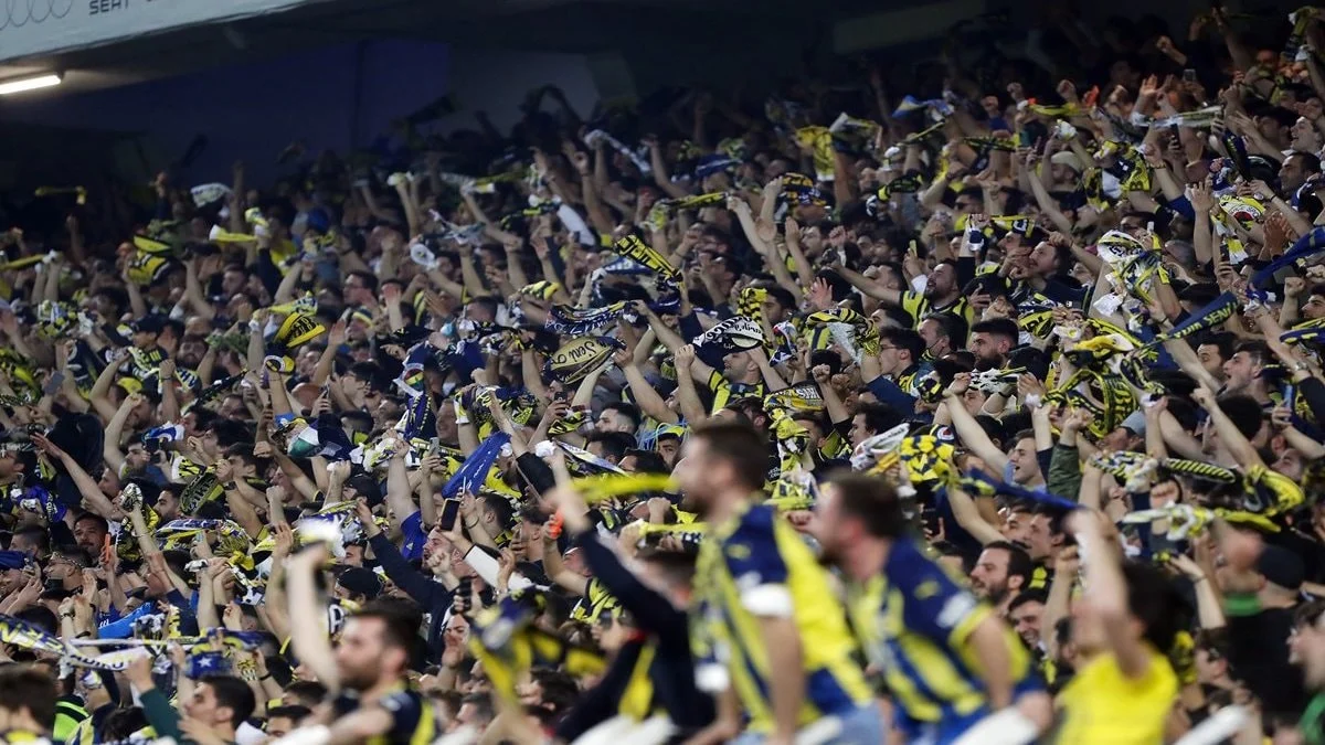 Fenerbahçe'den 18 yaş altı taraftarlara ücretsiz bilet