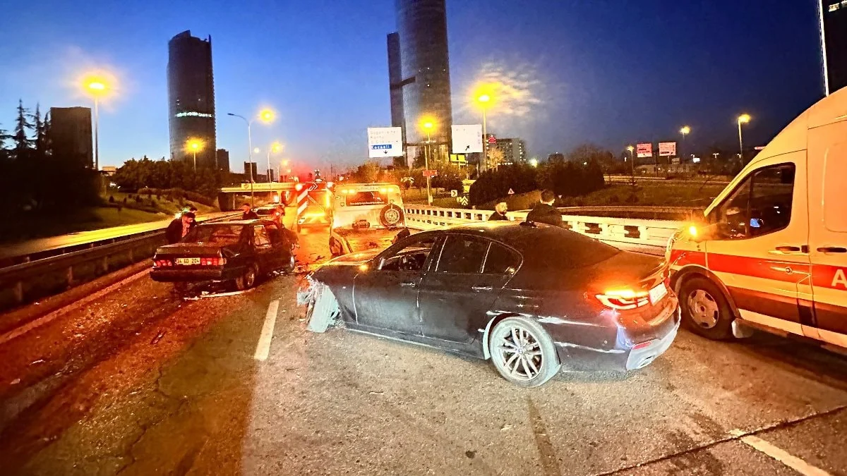 İstanbul D-100 karayolunda zincirleme kaza