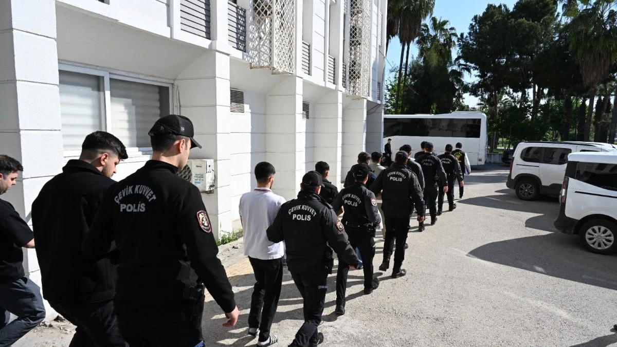 Mersin'de dolandırıcılık şebekesi çökertildi: 100 milyonluk para trafiği ortaya çıktı