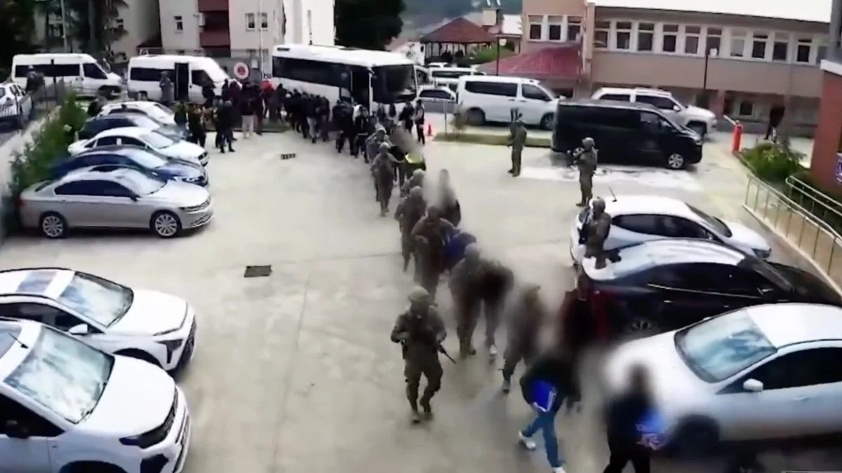 Artvin merkezli 22 ilde organize suç örgütlerine operasyon: 23 tutuklama