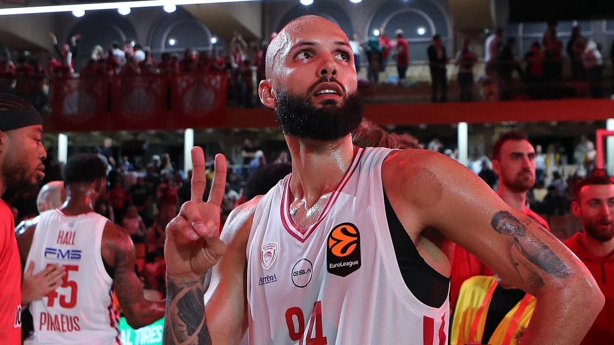Olympiakos, EuroLeague'de Dörtlü Final'e yükseldi