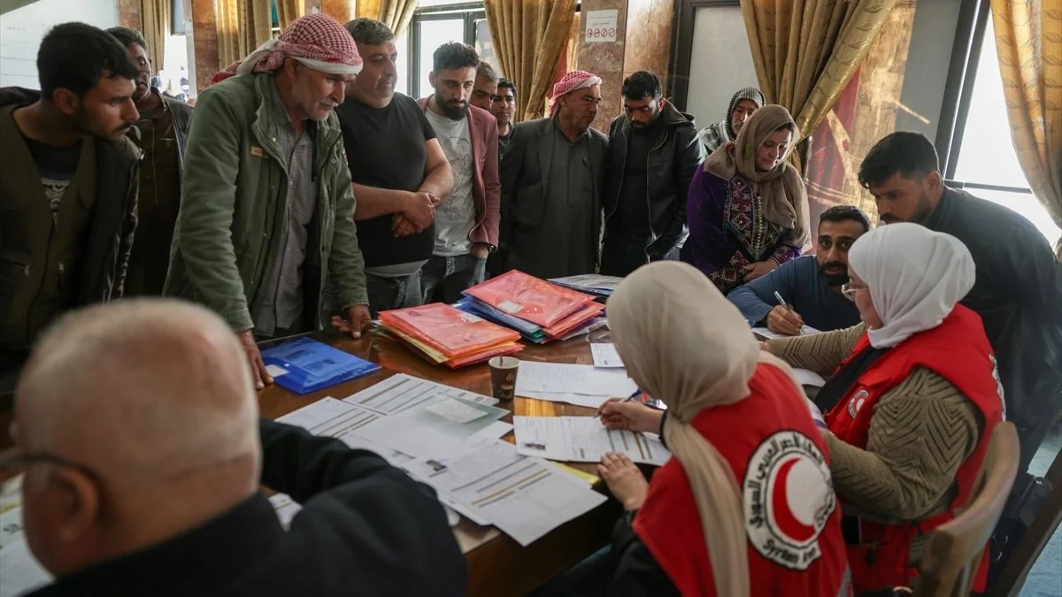 Suriye'de Kürt vatandaşlarına kimlik verilmeye başlandı