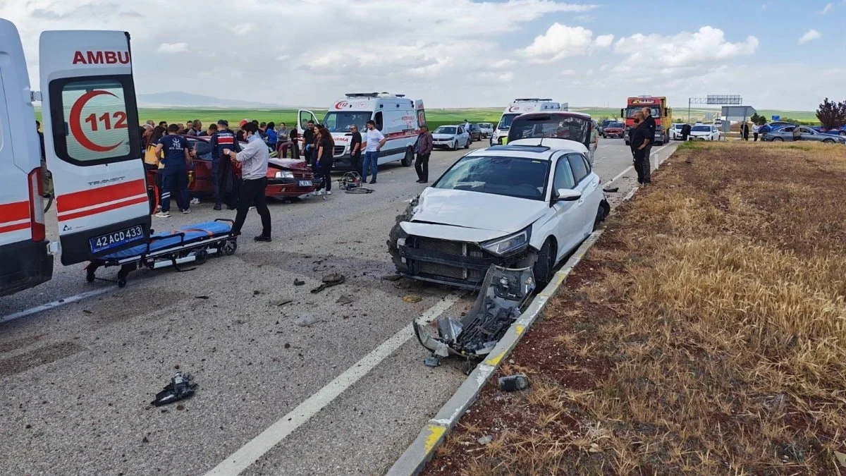 Konya’da 2 otomobilin çarpıştığı kazada 5 kişi yaralandı