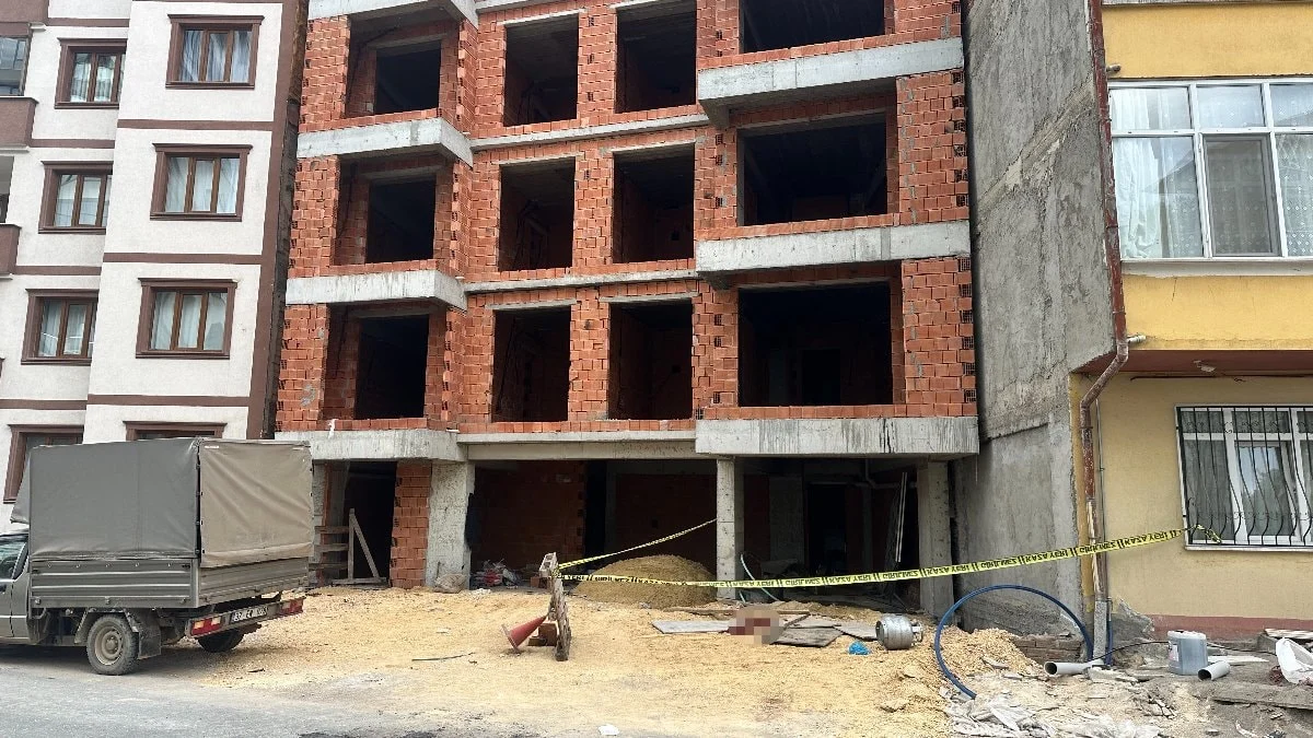 Kastamonu'da inşaatta işçinin kafasına mutfak tüpü düştü