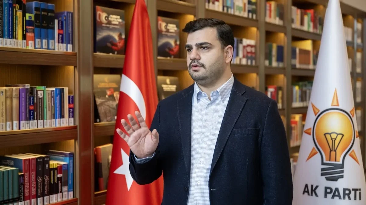 Eyyüp Kadir İnan'dan sert tepki: Parti logosuyla ayrıcalık kabul edilemez