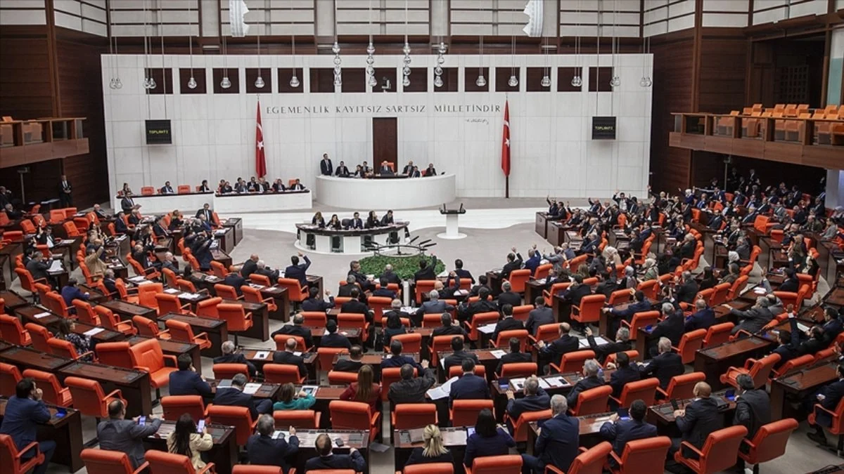 Fahiş site aidatlarına yönelik düzenlemeleri içeren teklife dair görüşmeler