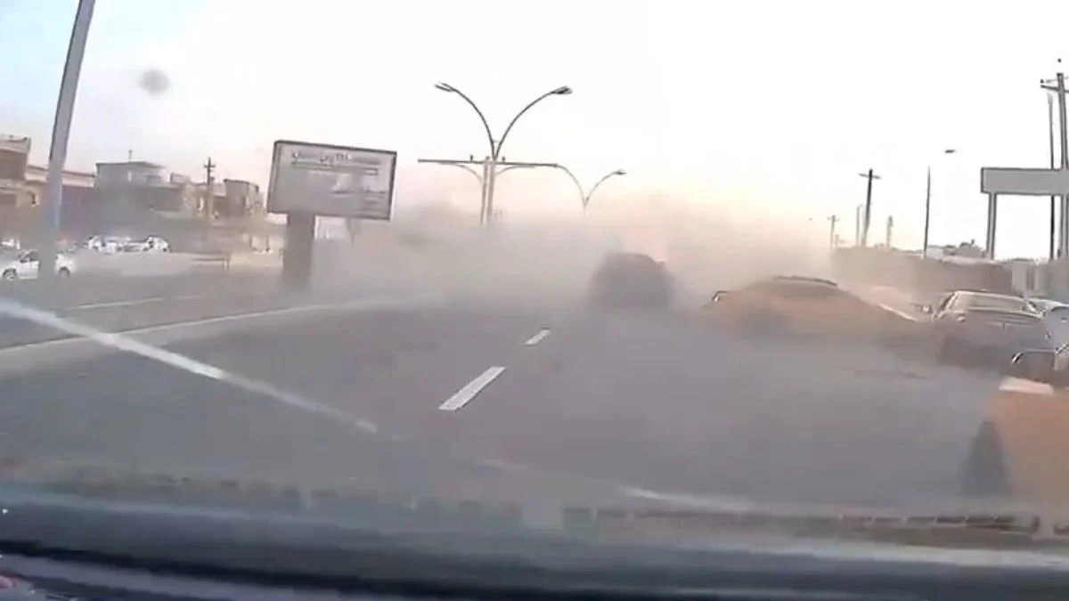 Irak'ın Kerkük kentinde tır otomobilleri biçti: 6 kişi can verdi