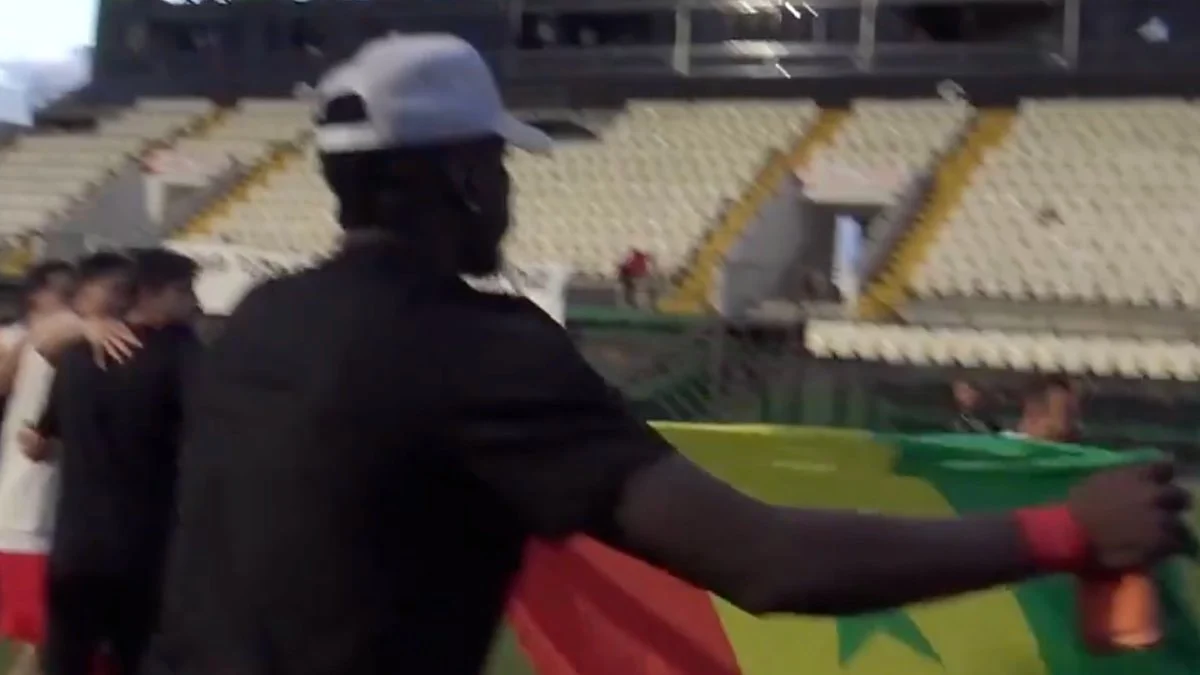 Amedsporlu Diagne Senegal bayrağı açtı: Polis terör örgütü flaması sanıp müdahale etti