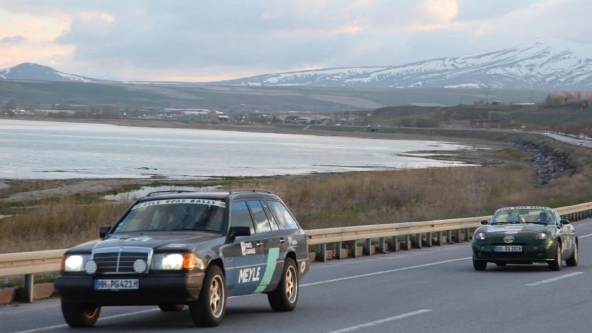 İpek Yolu Rallisi'nin Ahlat etabı tamamlandı