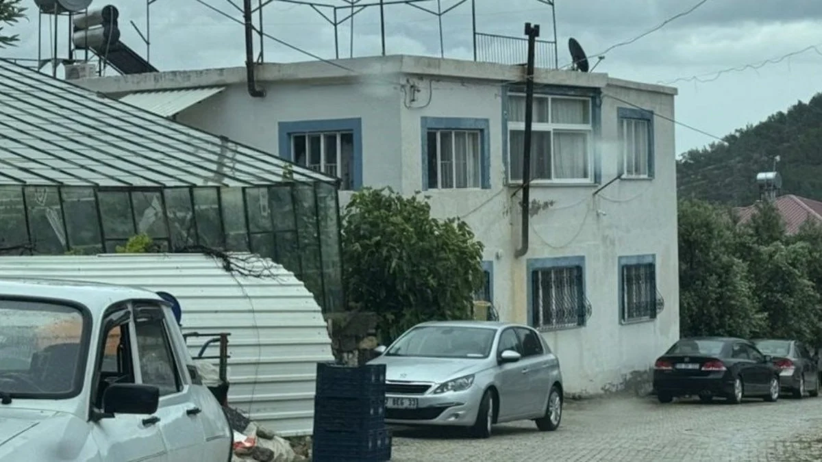 Mersin’de hastaneye kaldırılan aileden acı haber: İki çocuk kurtarılamadı