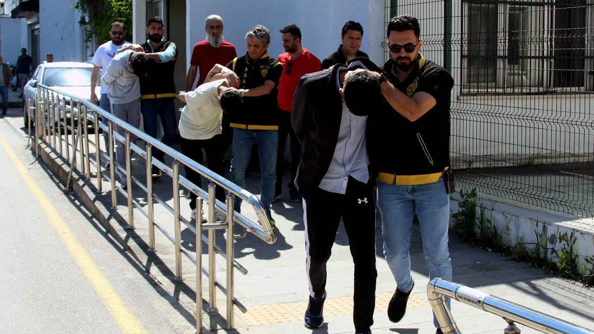 Adana'da silahlı saldırının şüphelilerini 500 saatlik görüntüler yakalattı