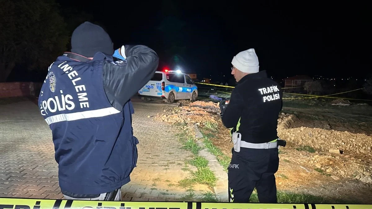 Uşak'ta feci kazada motosiklet araziye devrildi: 1 ölü