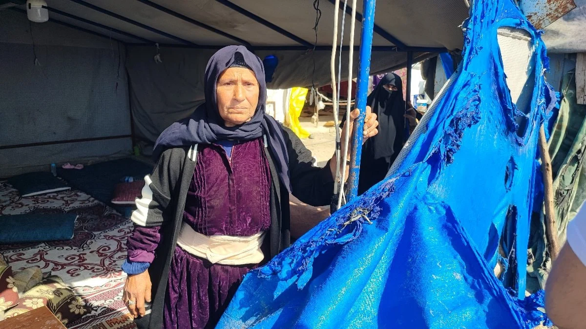 Adana'da uyuyamadı, çıkan yangında ailesini kurtardı