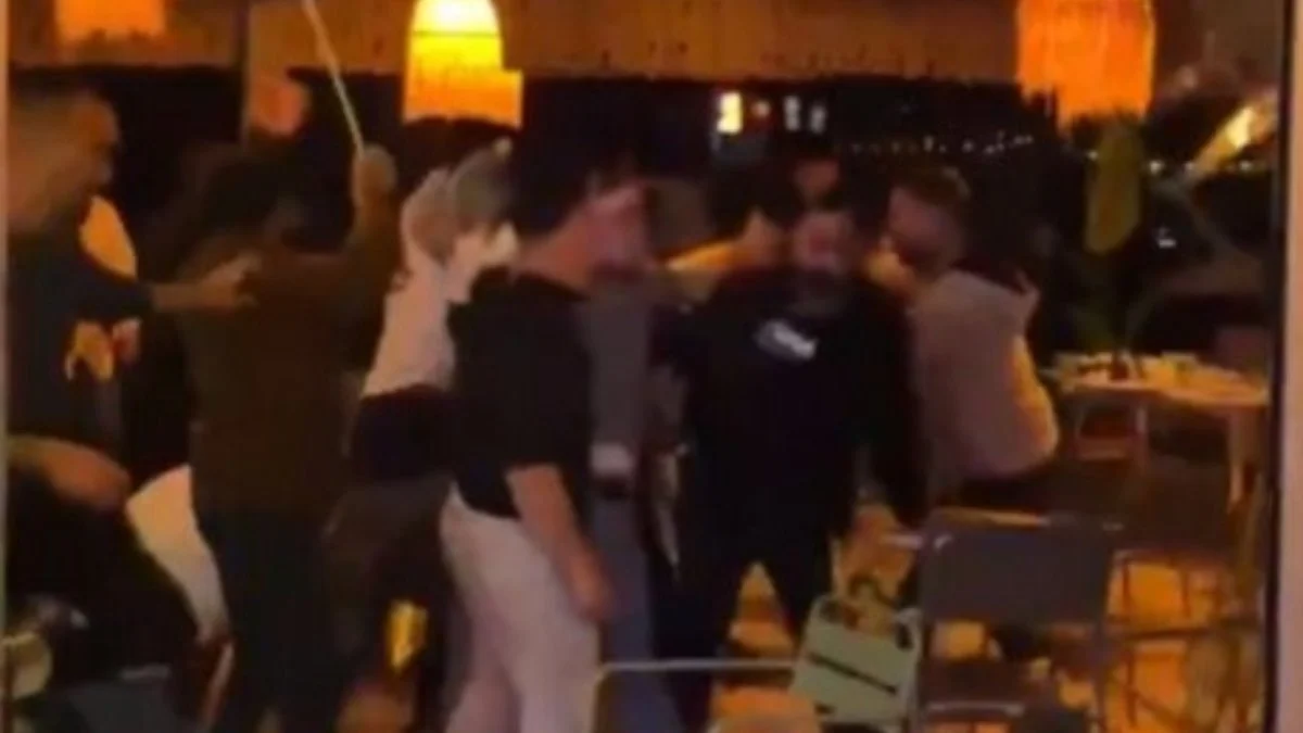 İzmir'de kız meselesi kavgası: Otobüslerle mekan bastılar